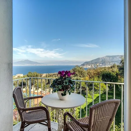 Relais Palazzo Del Barone (adults Only) Semesteranläggning (resort) Sorrento